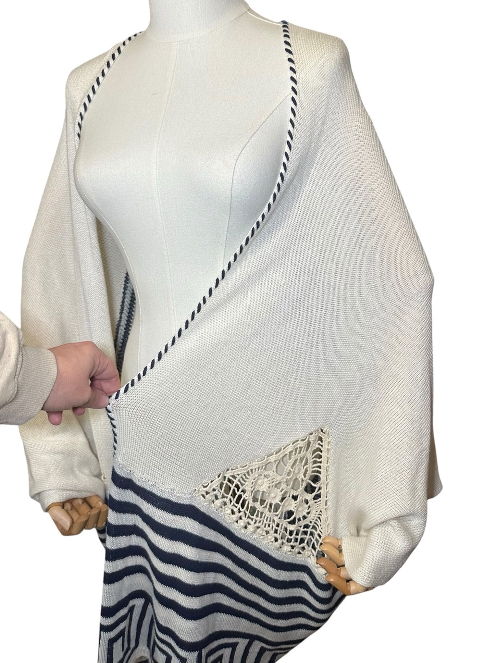 Daytrip White & Navy Fringe Open-Front Knit Poncho Cape - Picture 4 of 8